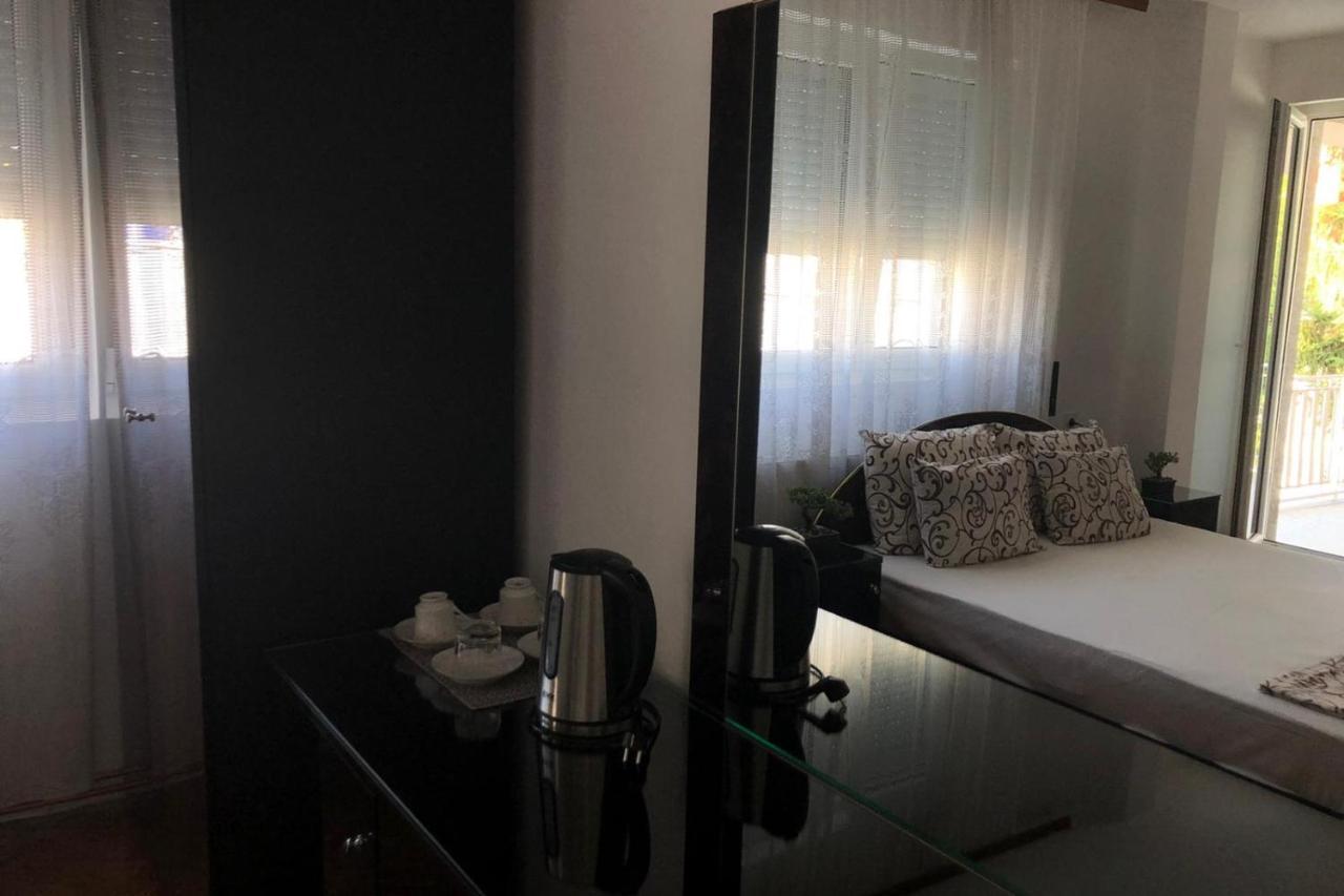Apartments Ivan Nis Bagian luar foto